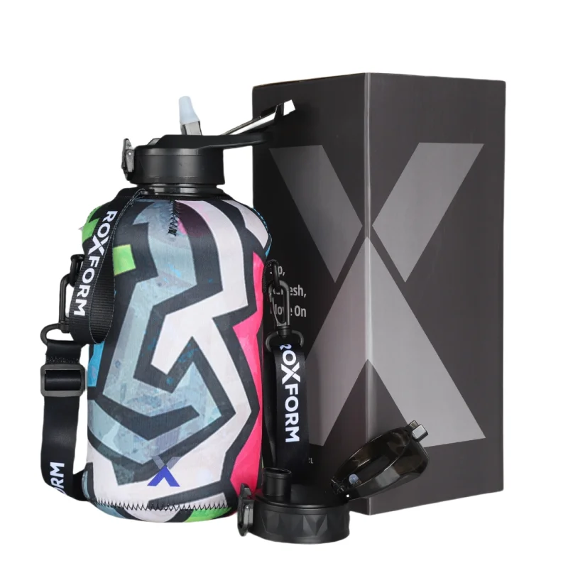 Roxform Suluk Matara 2200 ml, Premium PP Malzeme, Sağlıklı BPA & BPS İçermez, Kılıflı, Çift Kapaklı, Koku Yapmaz, Sızdırmaz ve Dayanıklı, Renkli Grafik Kılıf, Siyah - Roxform