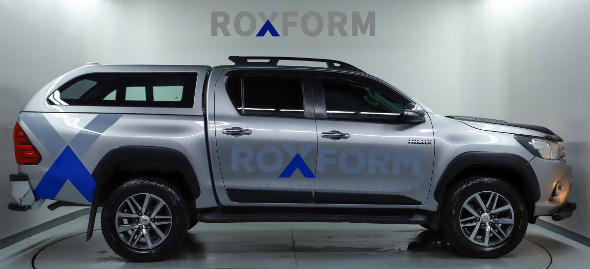 Toyota Hilux Sabit Camlı Kabin 2015-2022 - 4
