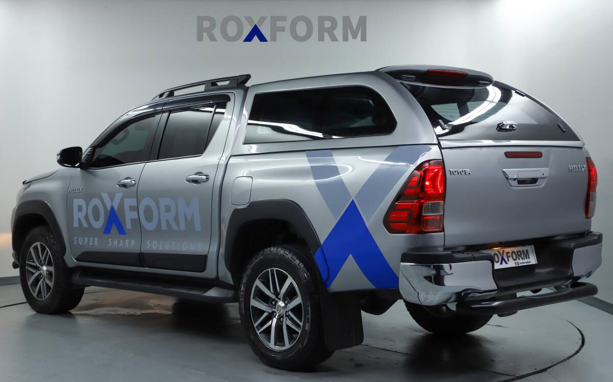 Toyota Hilux Sabit Camlı Kabin 2015-2022 - 3